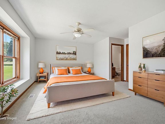 4th image of 797 Parkside Ln NE