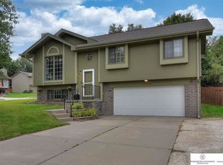 13506 S 33rd St, Bellevue, NE 68123