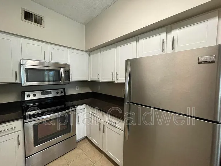2010 E Palm Ave #15206-Y15206 — Photo 9