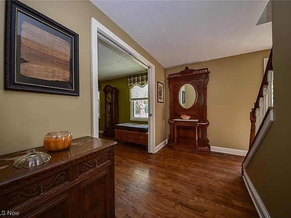 4th image of 855 Smokerise Dr