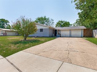 2804 Vassar Dr, Irving, TX