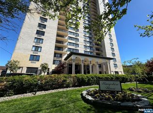 1590 Anderson Ave APT 2F, Fort Lee, NJ 07024
