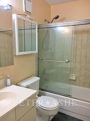 Rented by Peter Ashe | media 35