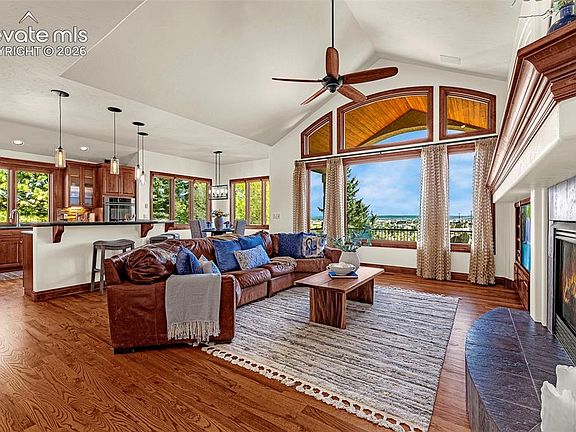 4th image of 831 Diamond Ridge Cir