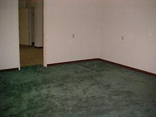 5th image of 2093 S Montgomery St