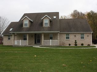 7606 S North Cape Rd, Franklin, WI 53132