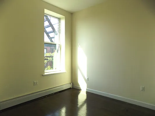 Rented by Blue Egg Realty Corp | media 29