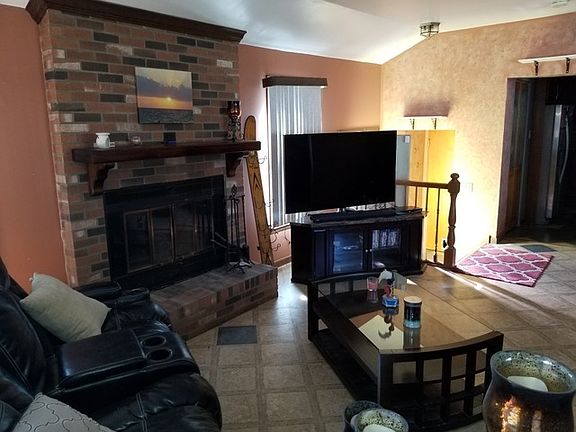 3rd image of 9410 Lincoln Ave