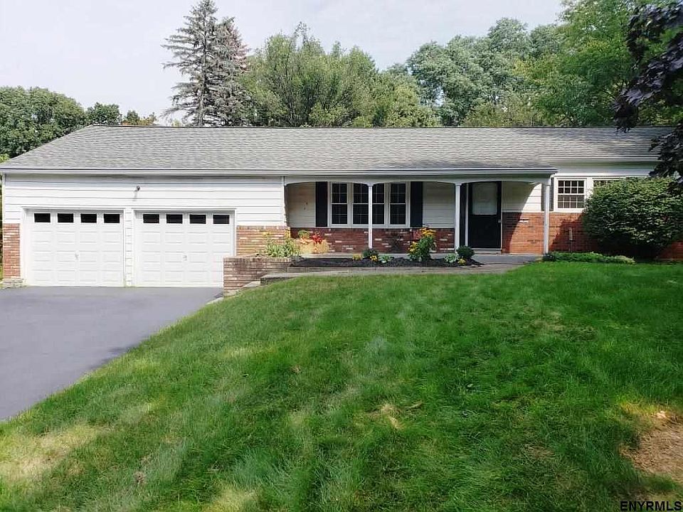 1st image of 5 Sweet Brier Dr