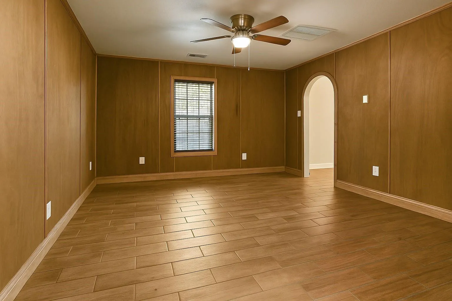 4 bed, 2.0 bath, 952 sqft, $1,699 — Photo 3