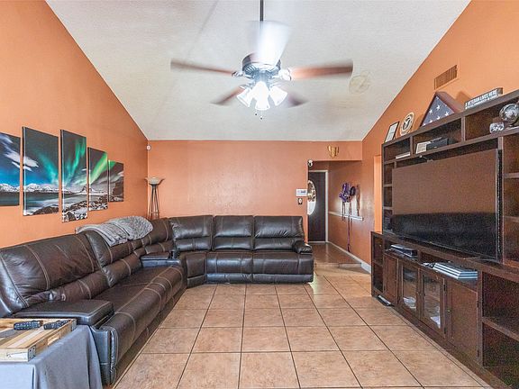 5th image of 3210 Birch Dr