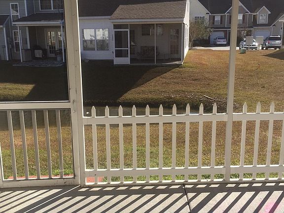 3rd image of 700 Buckthorn Cir