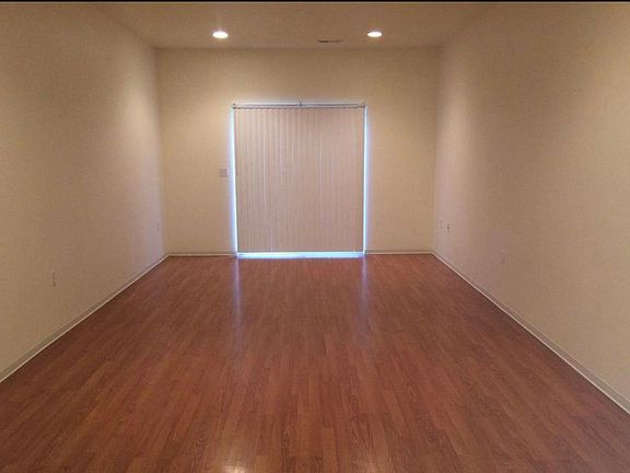 5th image of 926 S Alderwood Dr #A