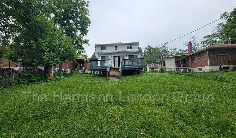 8720 Marcella Ave — Photo 15