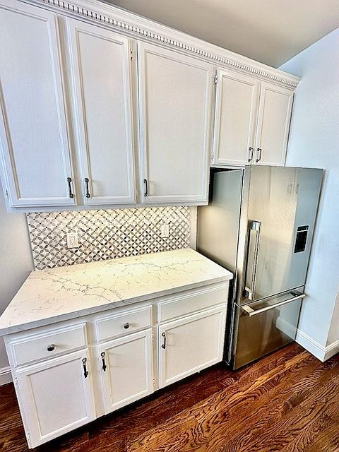 Unit #504 large kitchen with DISHWASHER!