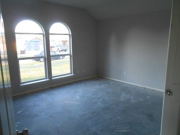 5th image of 8021 Doreen Ave