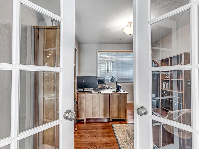 10168 Nottingham Dr — Photo 16