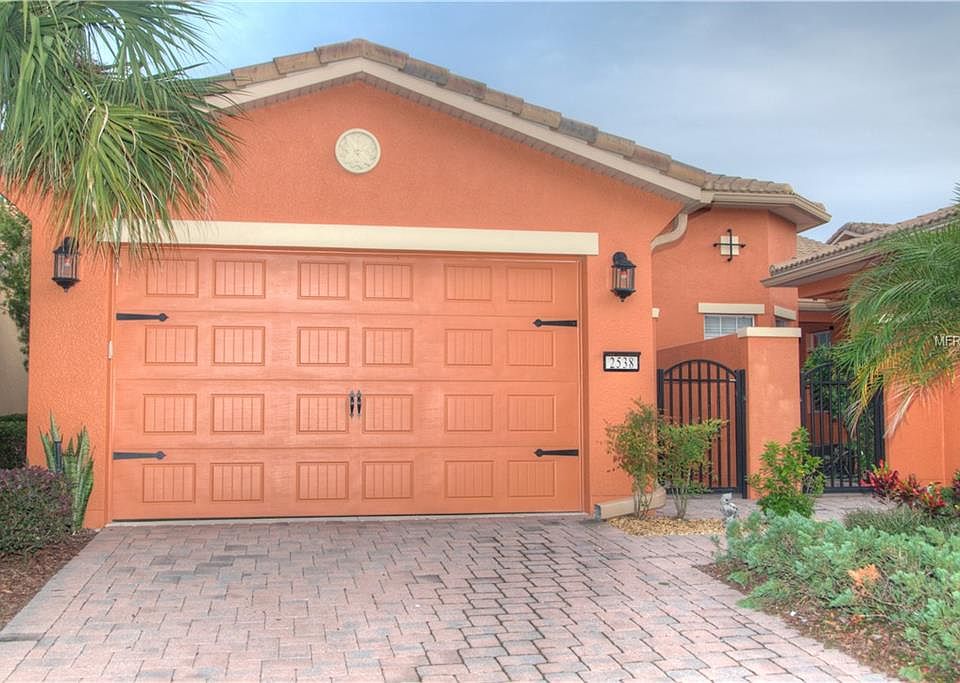 1st image of 2538 Palm Tree Dr