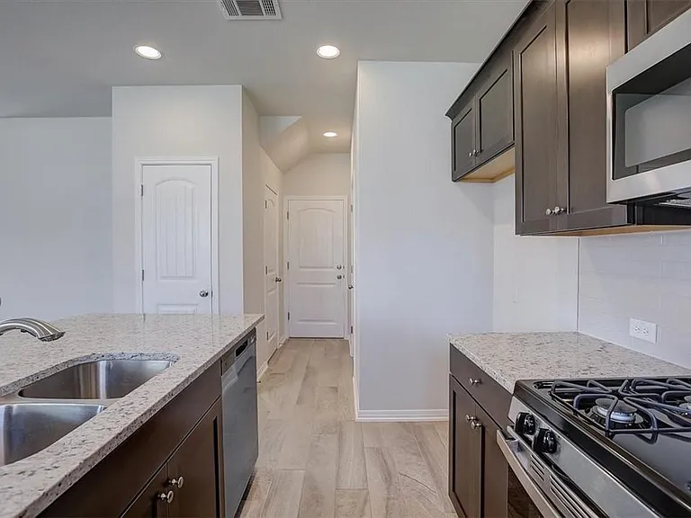 20505 Tractor Dr #B — Photo 10