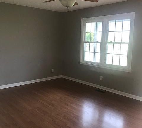 5th image of 785 Castle St