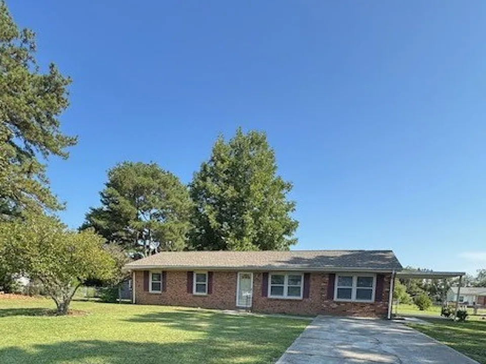 201 Rose Dr