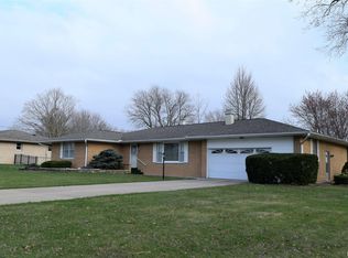 570 Marmac Dr, Galesburg, IL 61401