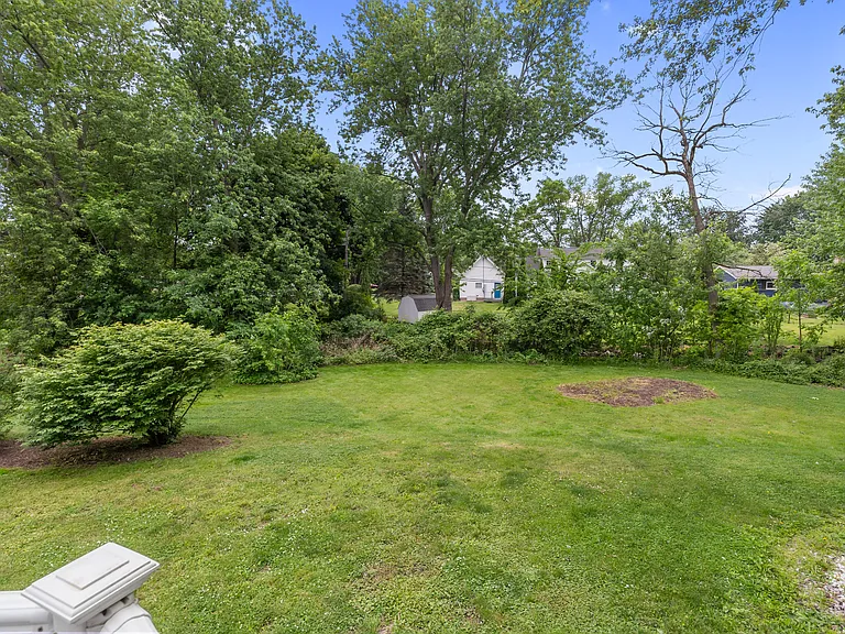 20 Paddington Dr — Photo 31