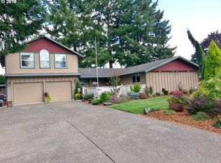 2224 NW Pinehurst Dr, McMinnville, OR 97128