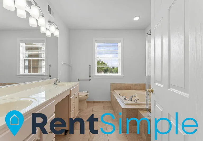15221 Royal Crest Dr #201 — Photo 41