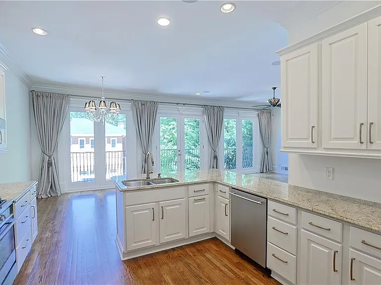 1296 Lenox Park Blvd — Photo 22