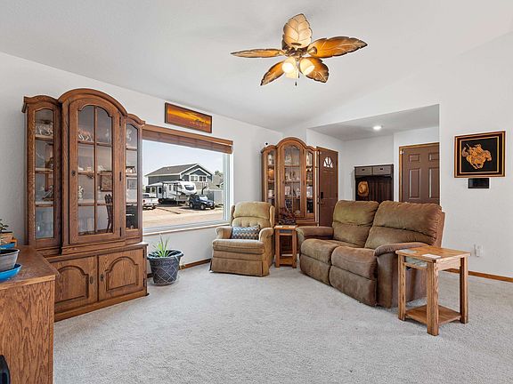 4th image of 247 Freiheit Ln