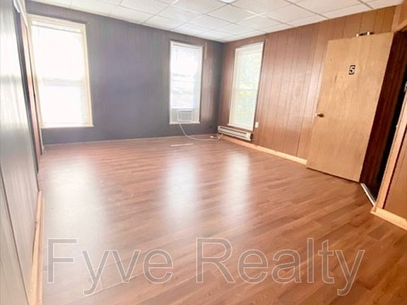 3rd image of 244 N Washington St APT 5