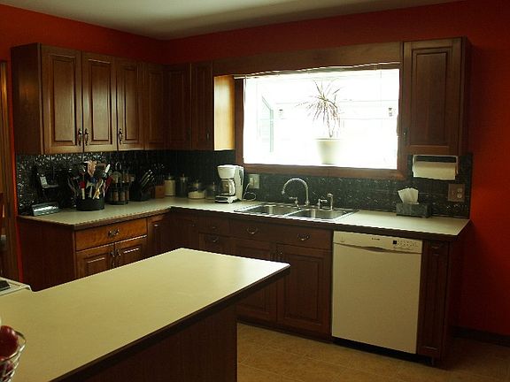 4th image of 800 Florida Ct