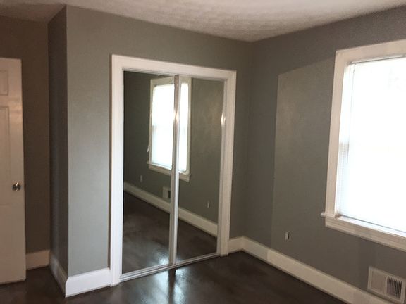 closet in 2nd bedroom