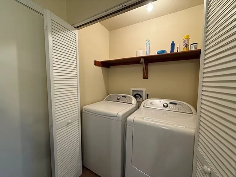 848 W Aaron Dr — Photo 5