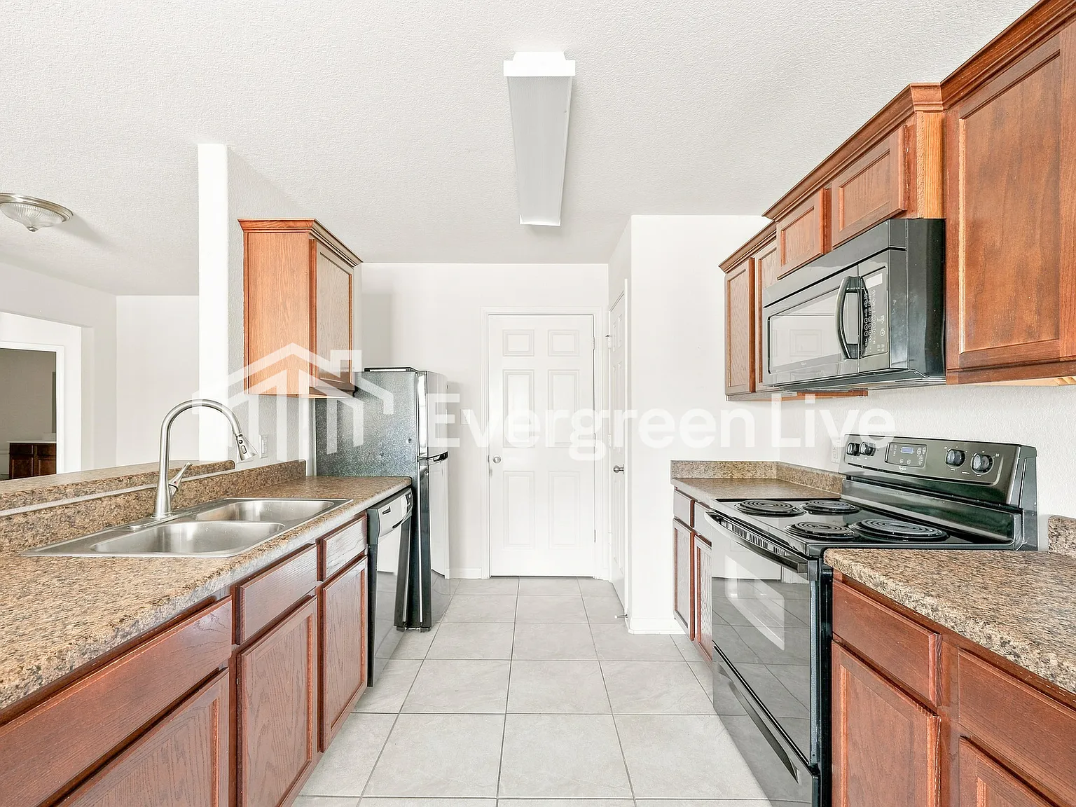 3 bed, 2.0 bath, 1404 sqft, $1,445 — Photo 4