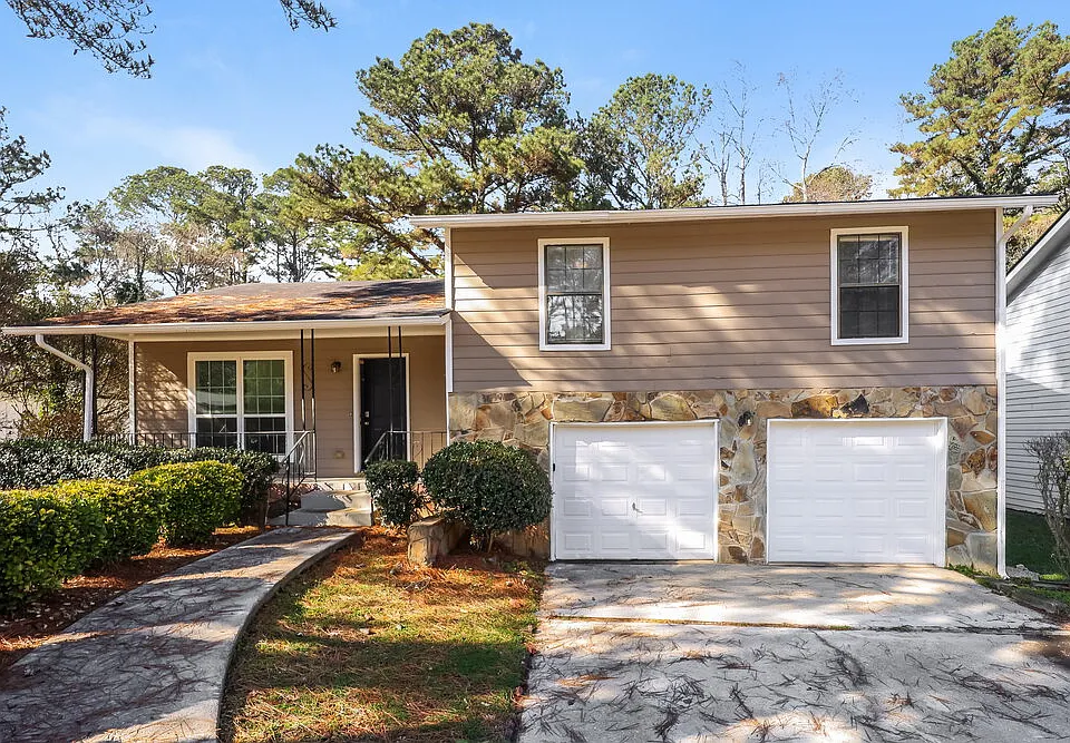 2465 Fairway Cir SW