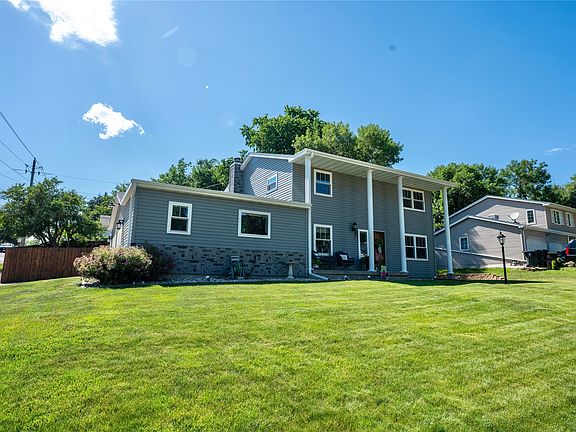 2nd image of 3601 Pawnee Pl