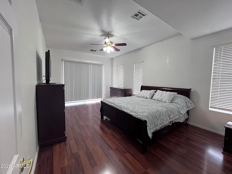 218 E Sunburst Ln — Photo 10