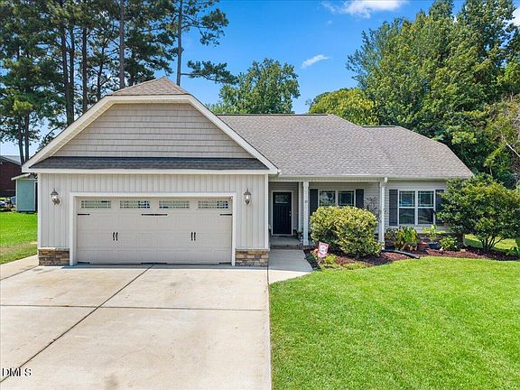 2nd image of 33 Wood Green Dr