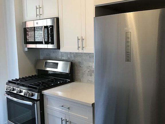 4th image of 585 W End Ave #4A