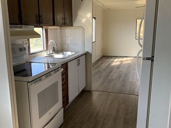 3rd image of 4011 S Fort Buford Ln