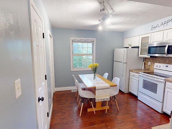 5th image of 733 E Sherwood Hills Dr