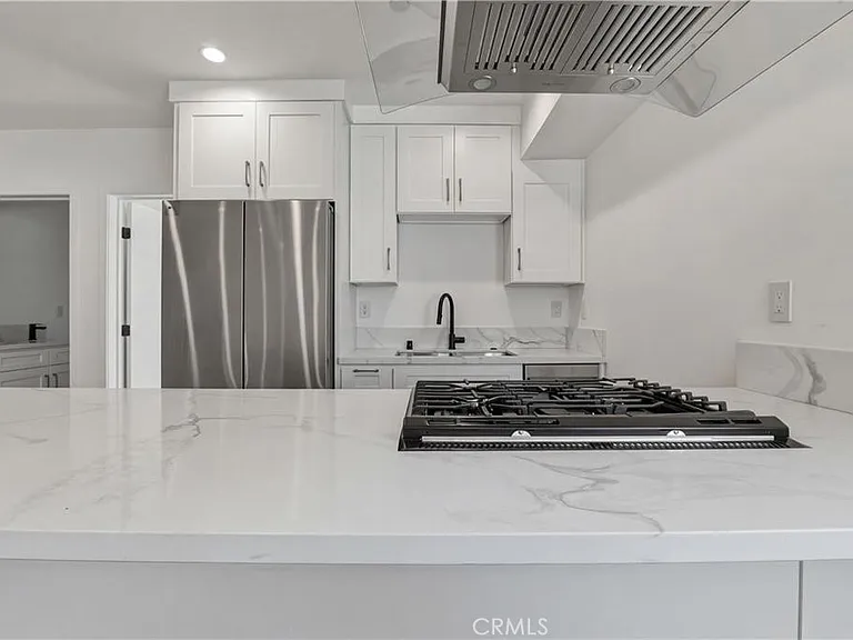 14165 Erwin St — Photo 6