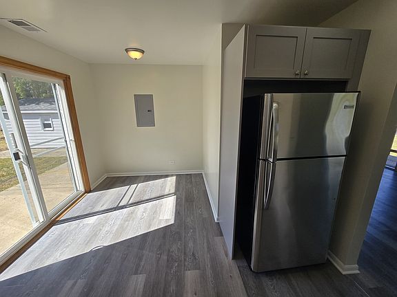 Eat-In Kitchen