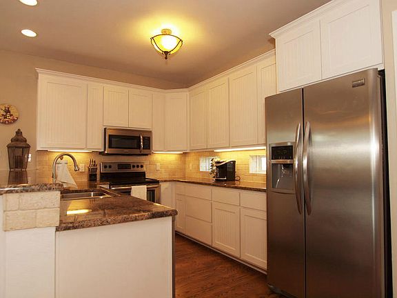 5th image of 523 E Oaks Ave