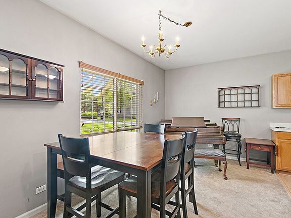 4th image of 960 Hill Ave #960