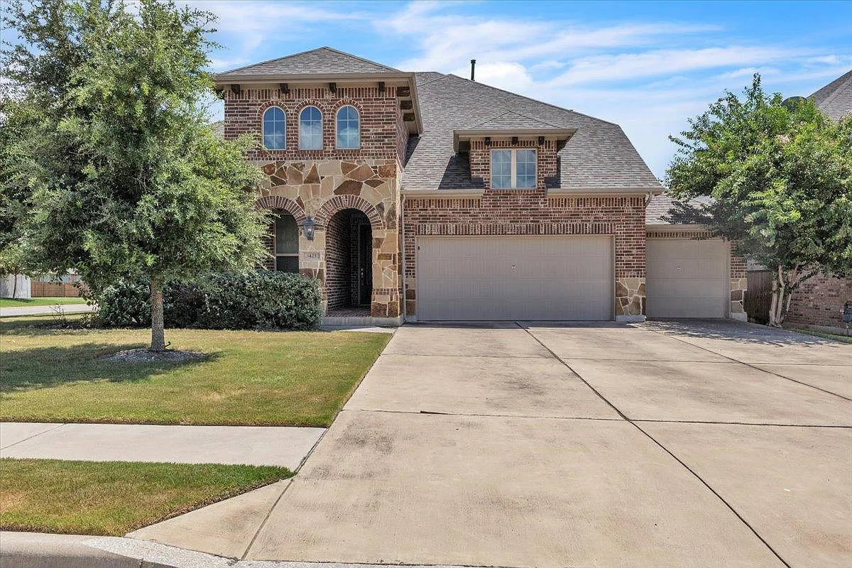 5 bed, 3.0 bath, 3095 sqft, $3,250 — Photo 1