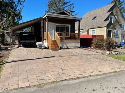 221 SE Oar Ave, Lincoln City, OR, 97367
