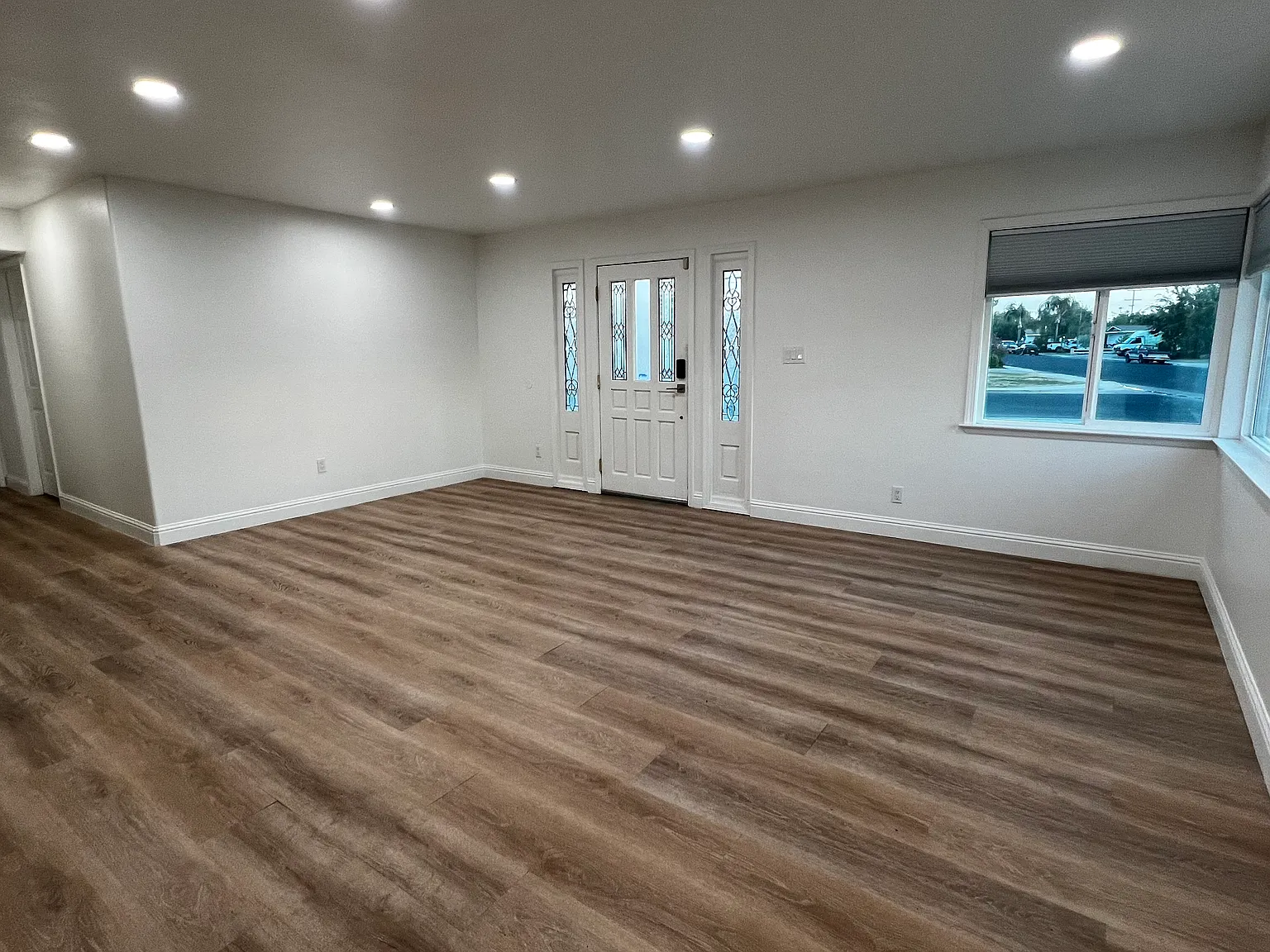 4 bed, 2800 sqft, $3,600 — Photo 2